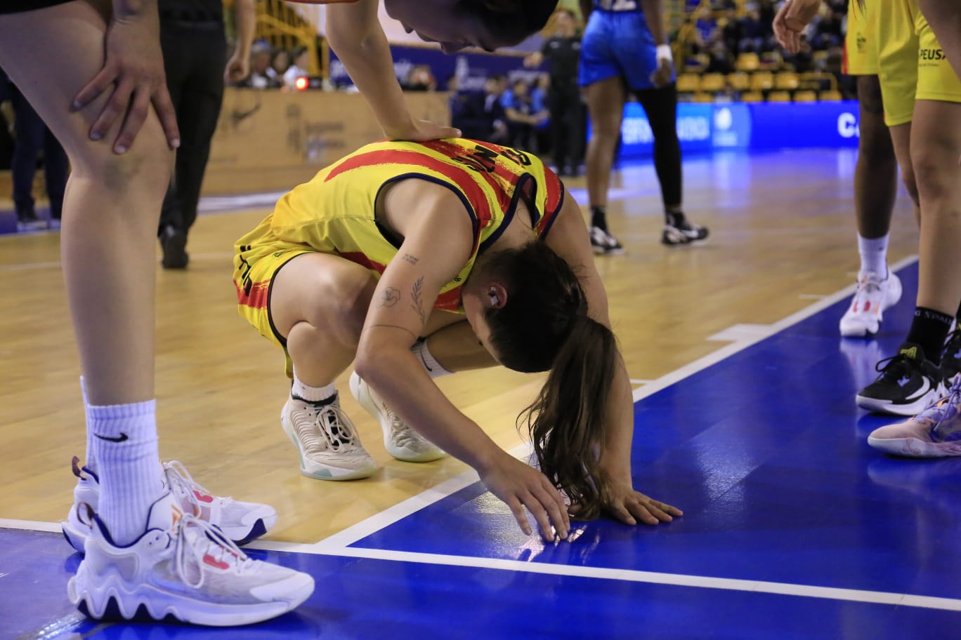 Avenida vence con comidad a Cadí La Seu para acceder a semis