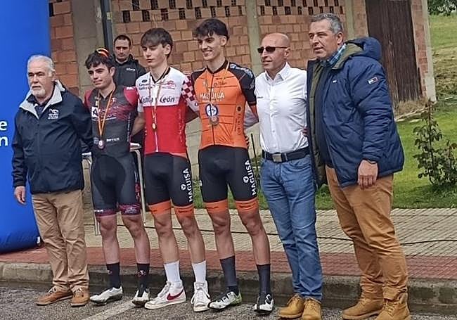 Emilio García (Maguisa Guijuelo) ha conquistado el título de campeón de Castilla y León contrarreloj de categoría júnior.