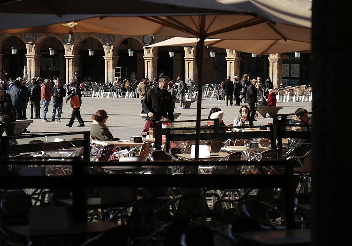Una terraza en la Plaza Mayor de Salamanca.