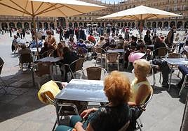Da dos euros de limosna y le roban la cartera con 600 en una terraza de Salamanca