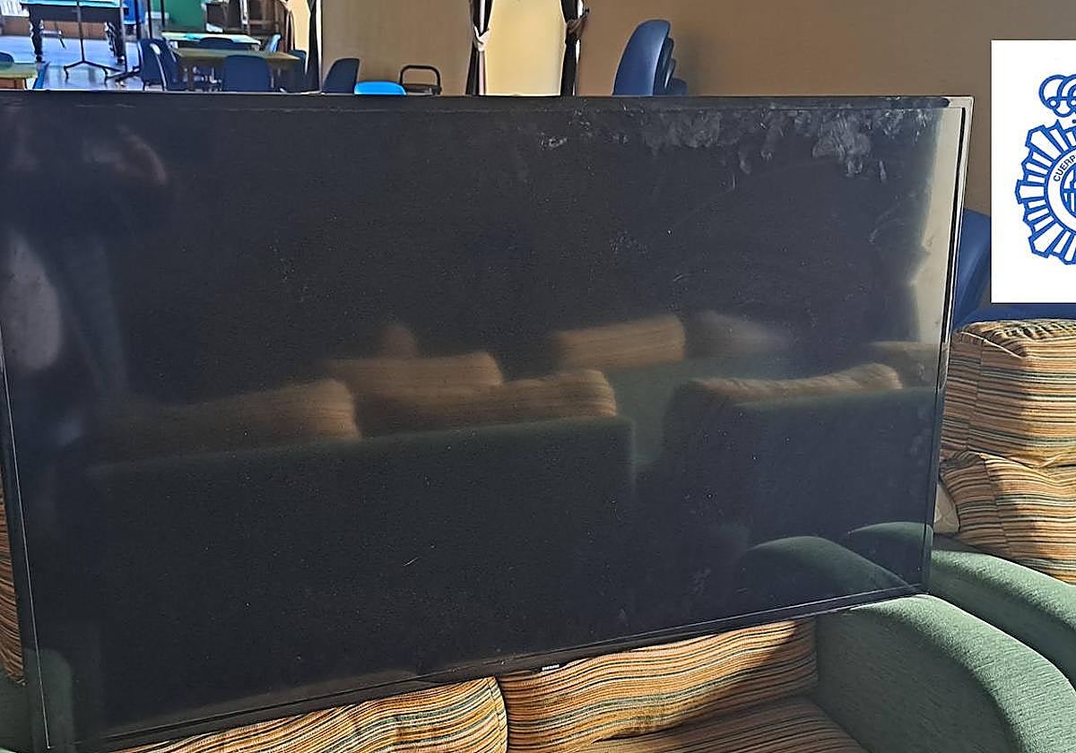 Identificado el varón que se llevó la TV del Casino Obrero de Béjar