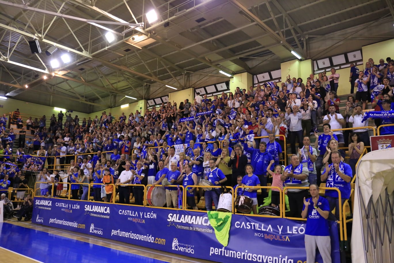 Final de liga entre Perfumerías Avenida y el Valencia Basket