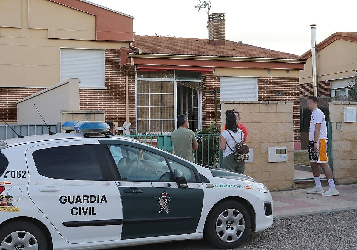 Vivienda en la que aparecieron los cuerpos en Magaz de Pisuerga (Palencia).