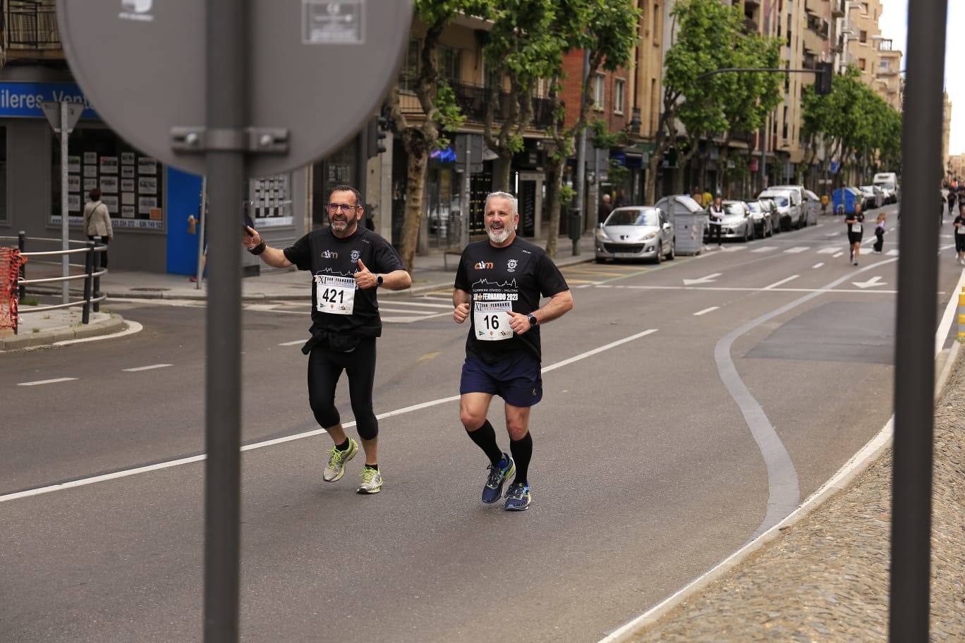 Espectacular paso de la Carrera Cívico Militar por Salamanca