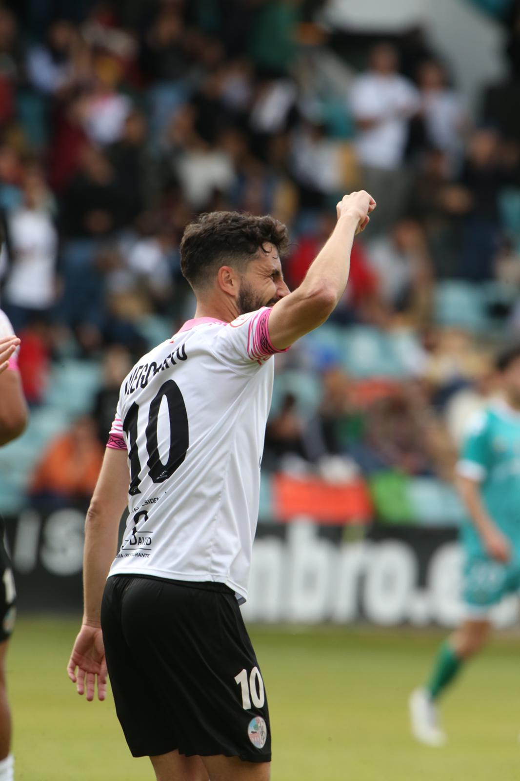 El Salamanca UDS deja vivo al Atlético Astorga en ida de la final regional del playoff (3-1)