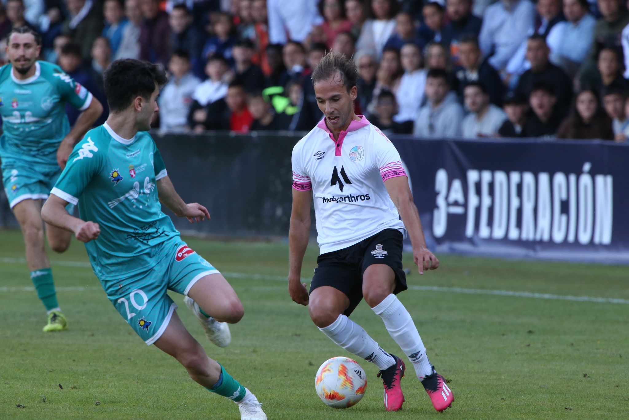 El Salamanca UDS deja vivo al Atlético Astorga en ida de la final regional del playoff (3-1)