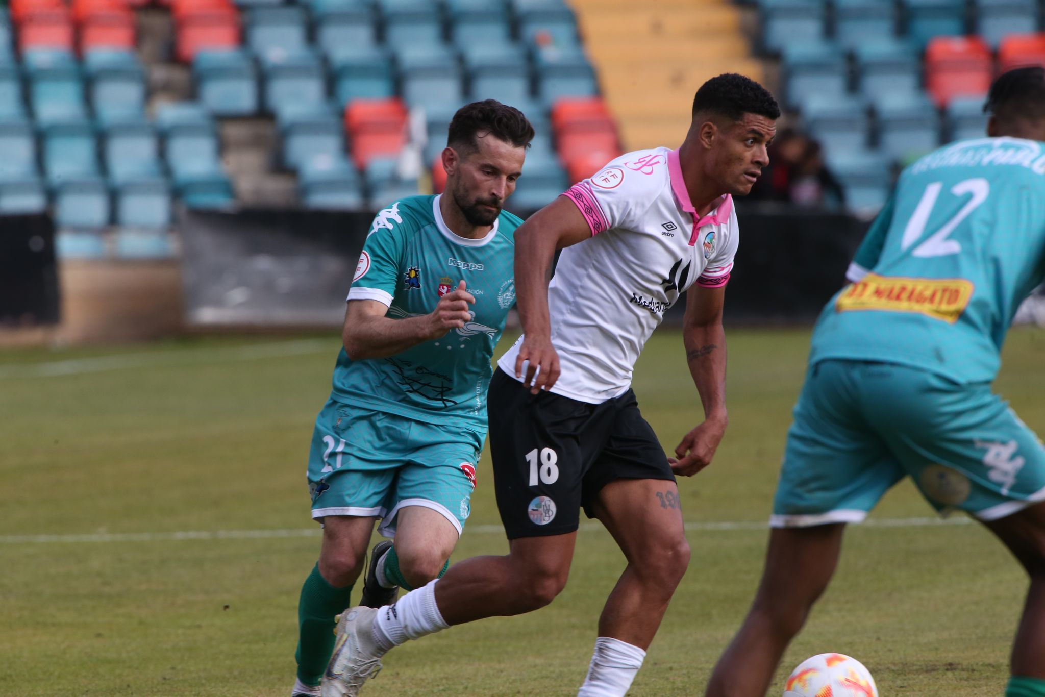 El Salamanca UDS deja vivo al Atlético Astorga en ida de la final regional del playoff (3-1)