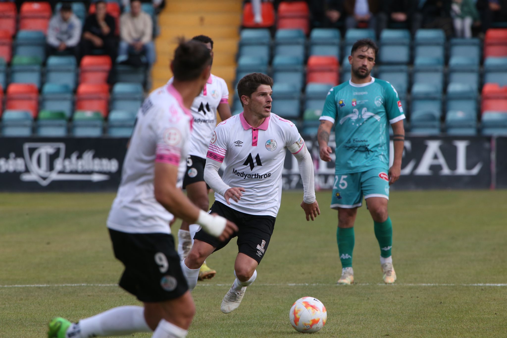 El Salamanca UDS deja vivo al Atlético Astorga en ida de la final regional del playoff (3-1)