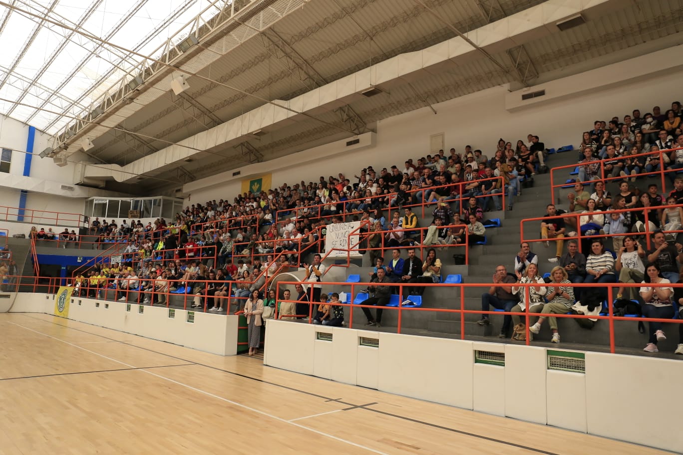 Unionistas da primero ante el delirio de La Alamedilla