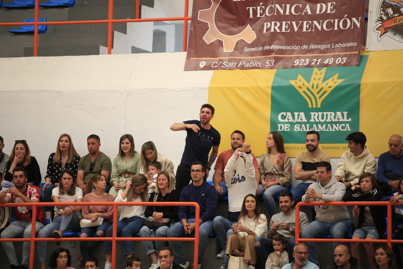 Unionistas da primero ante el delirio de La Alamedilla