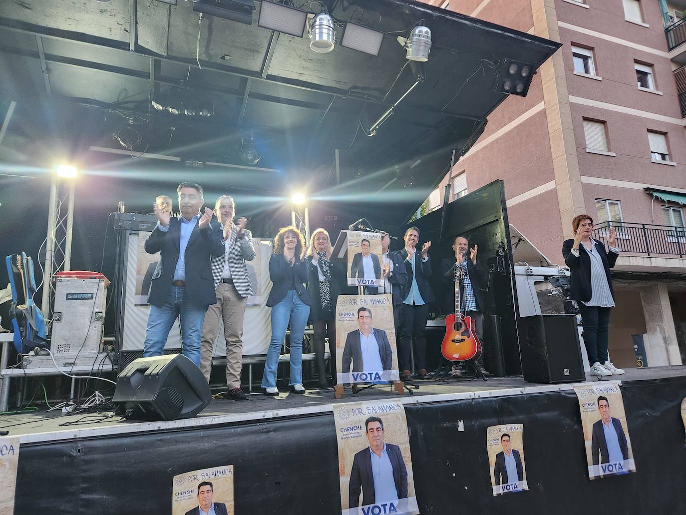 Mitin de Por Salamanca y su candidato en la plaza de Barcelona.