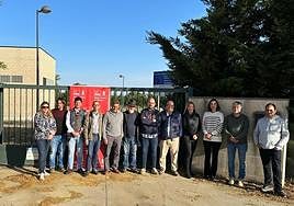 Participantes en la concentración en Valverdón.