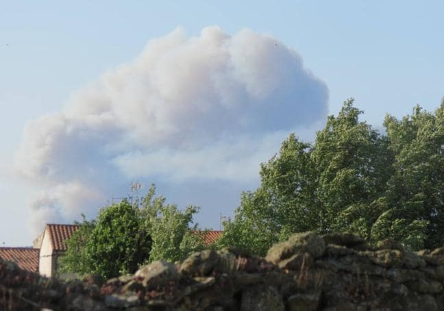 La nube de humo desde Martiago.