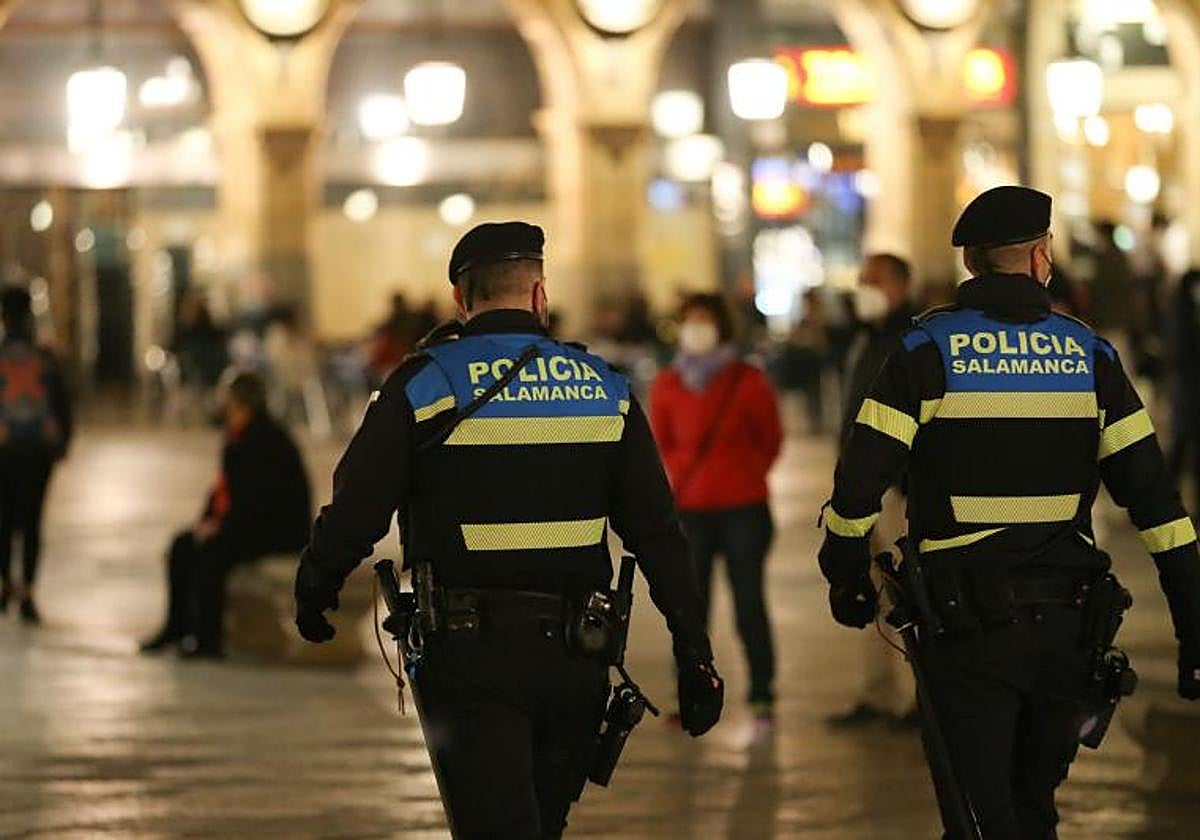 Madrugada movida en Salamanca con 13 sancionados y un atropello