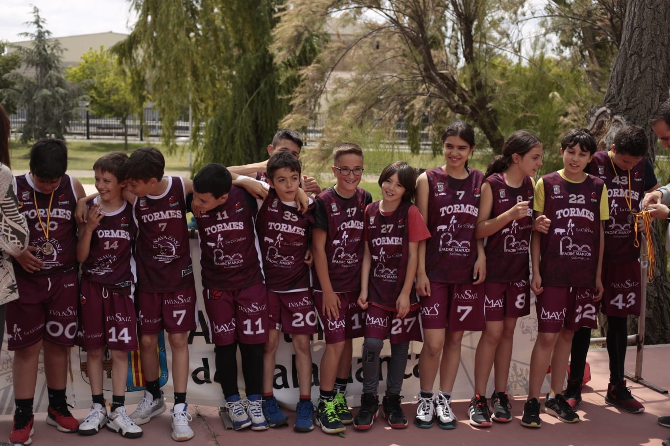 El Día del MiniBasket reúne a 800 chavales en Jesuitas