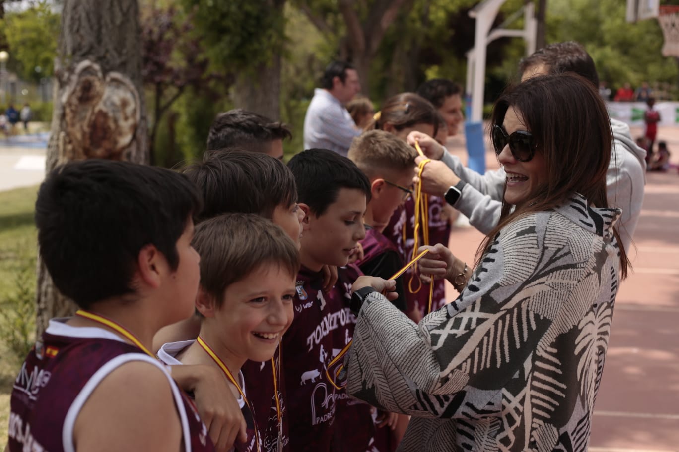 El Día del MiniBasket reúne a 800 chavales en Jesuitas