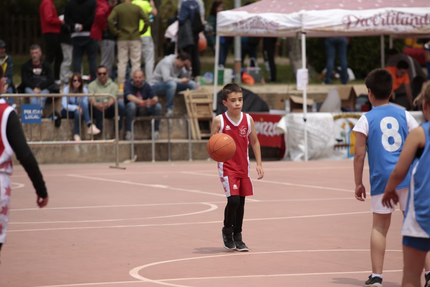 El Día del MiniBasket reúne a 800 chavales en Jesuitas
