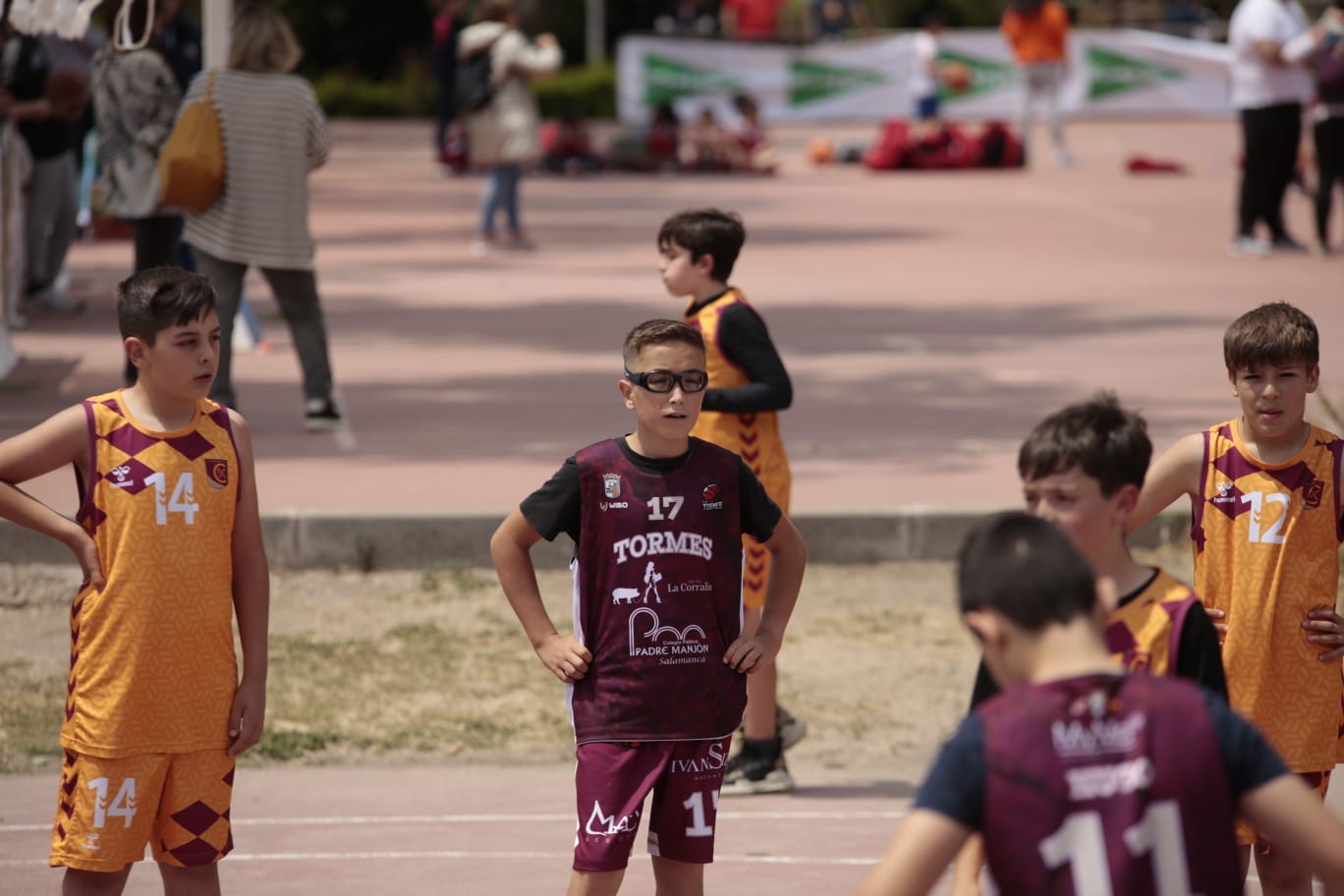 El Día del MiniBasket reúne a 800 chavales en Jesuitas