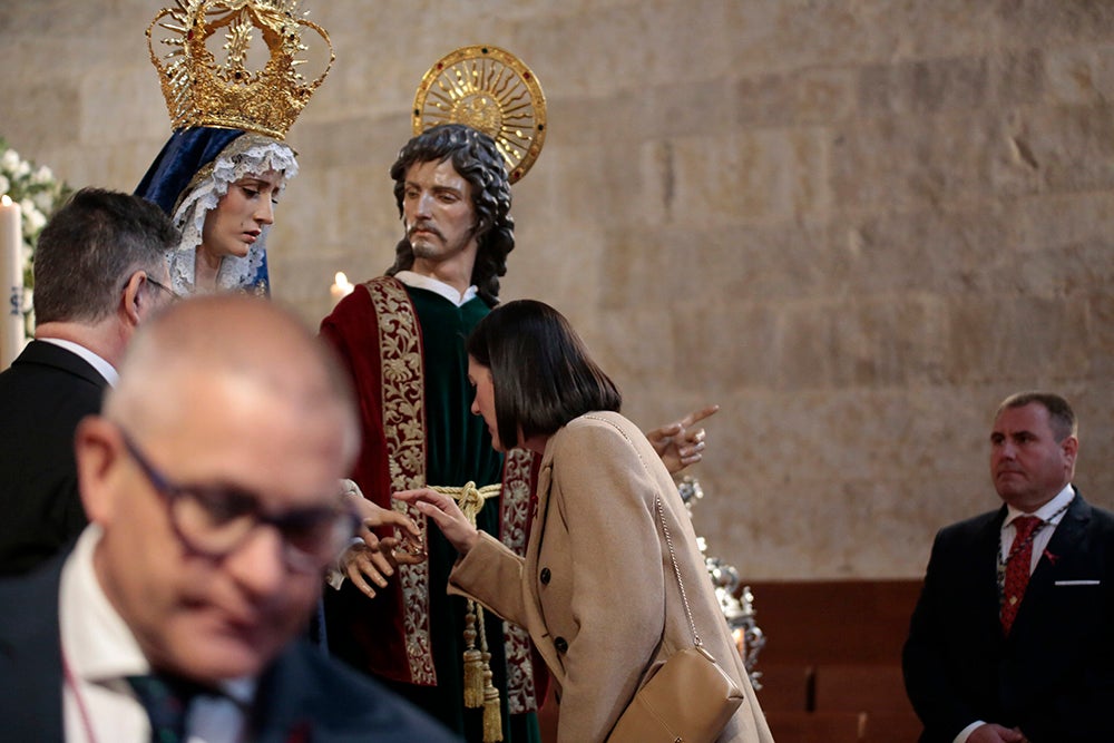 La Cofradía del Rosario celebra la llegada de la «Sacra Conversación» a la Pasión charra