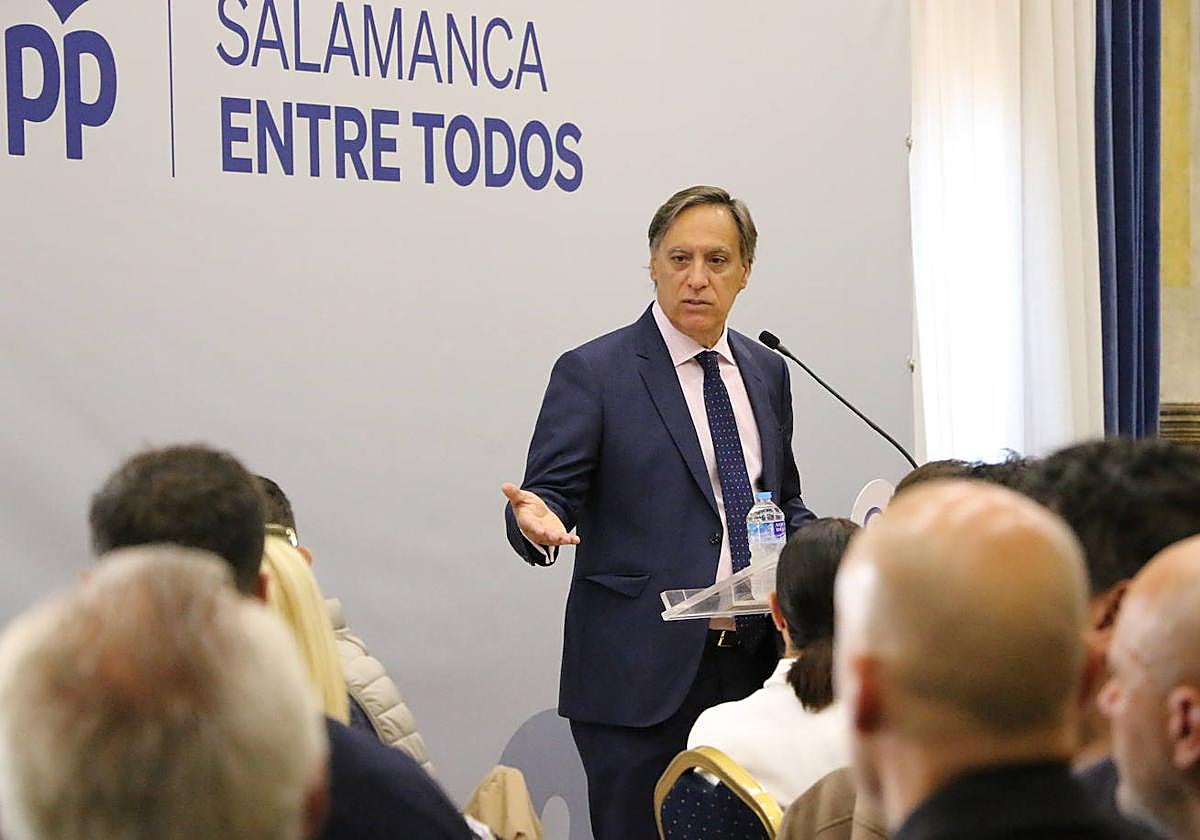 Carlos García Carbayo en la presentación de su programa económico.