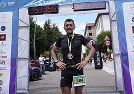 Miguel Heras en la meta de la Ruta Vetona bejarana.