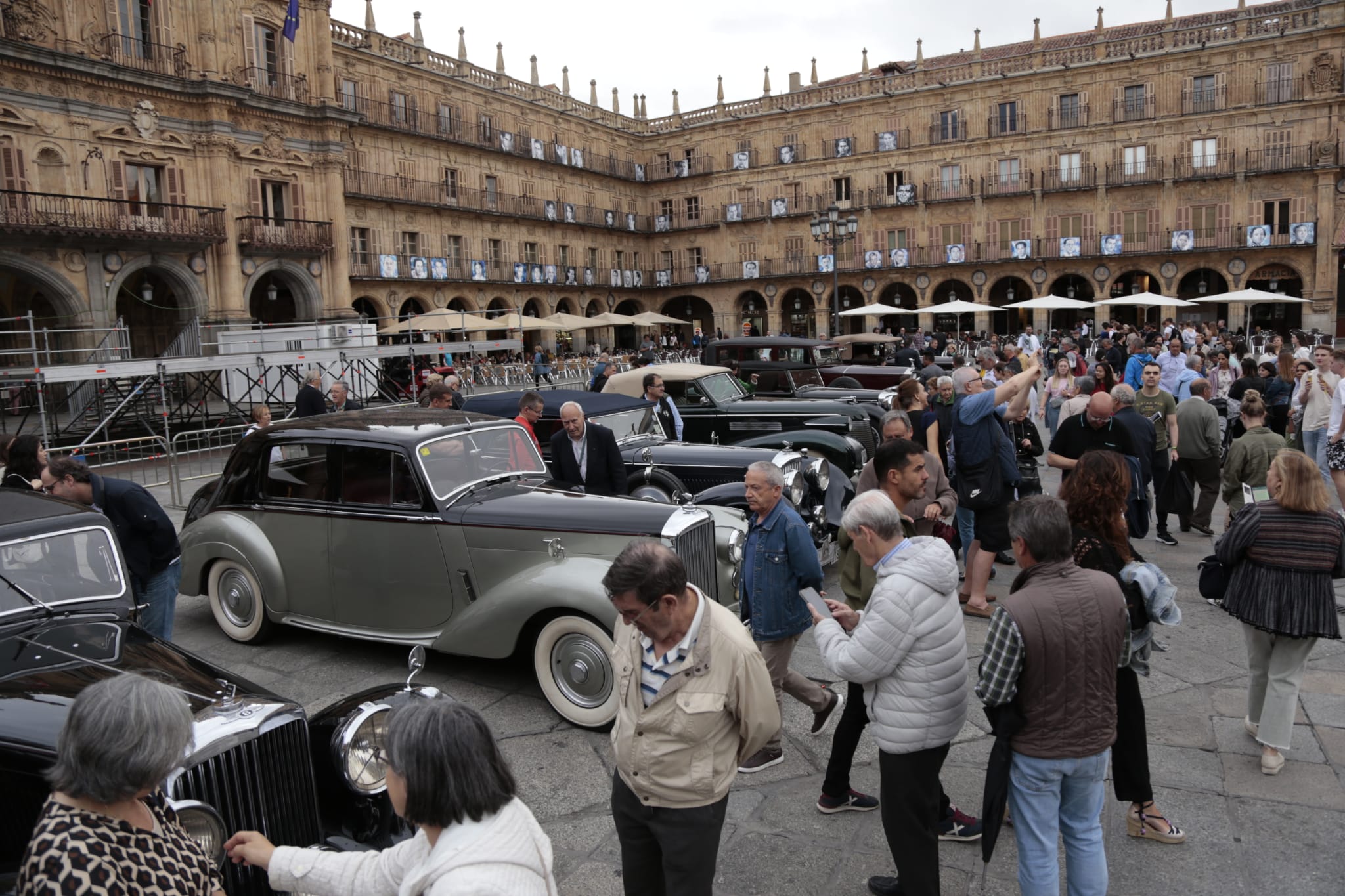 Los coches de la 25º edición del Rally Protagonistas llegan a Salamanca