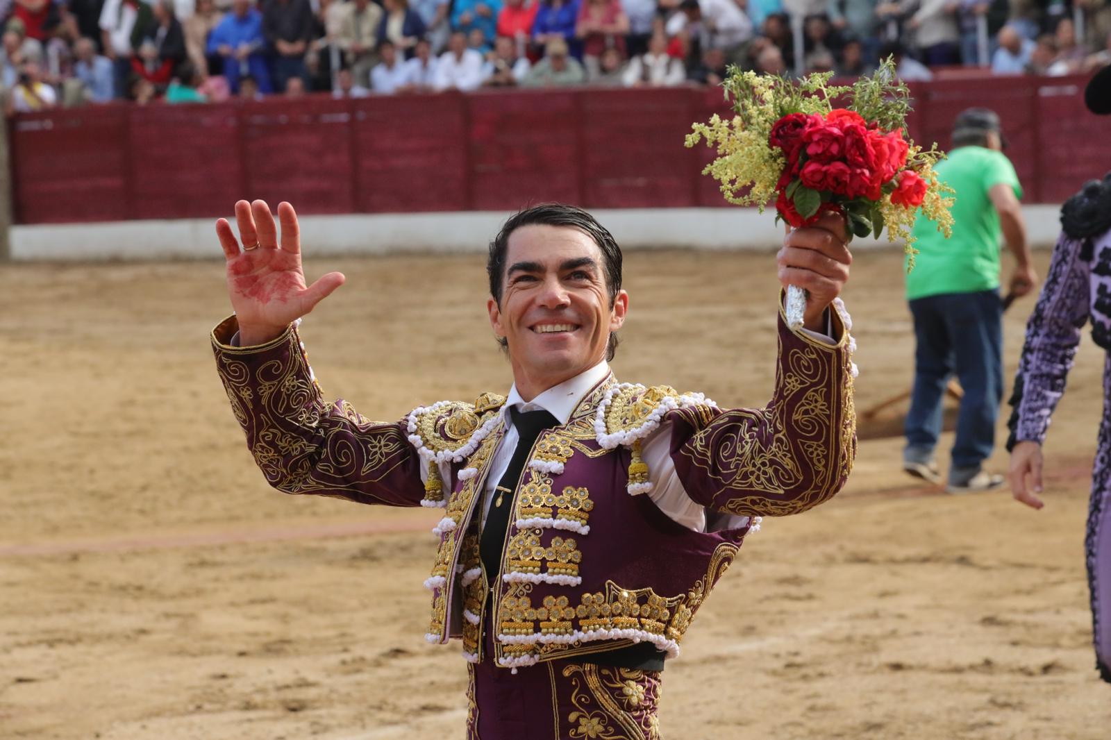 Apoteósica despedida de López Chaves en Ledesma
