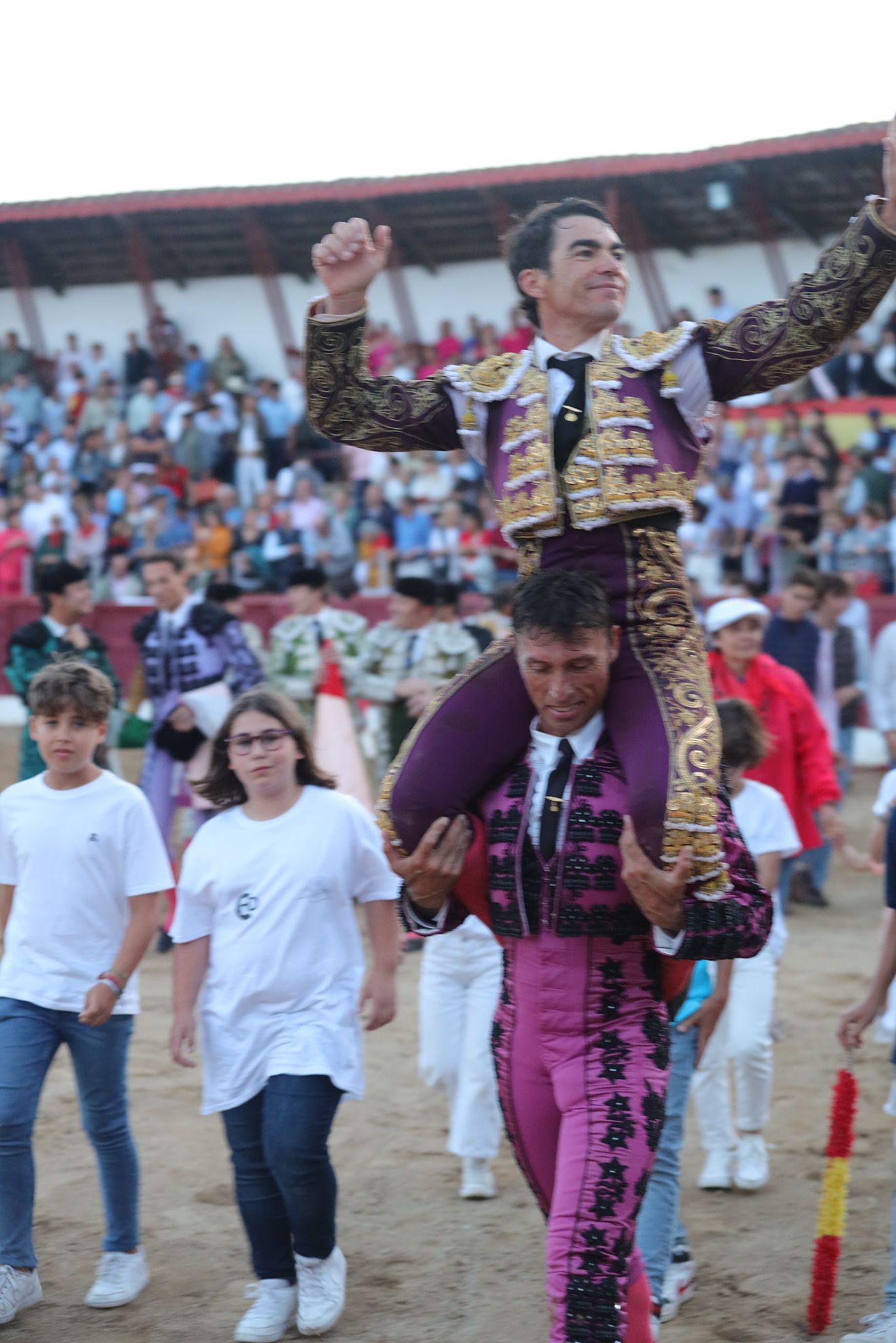 Apoteósica despedida de López Chaves en Ledesma
