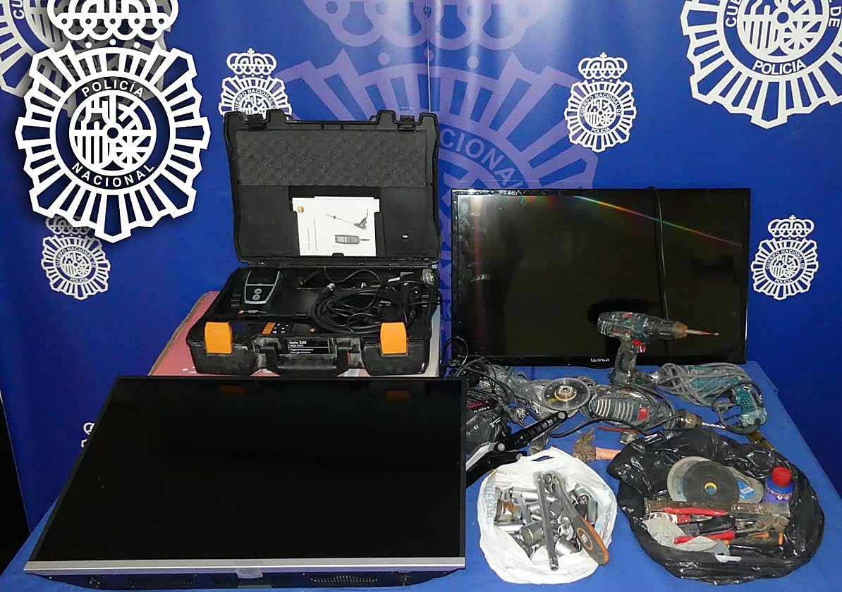 Efectos recuperados tras la detención.