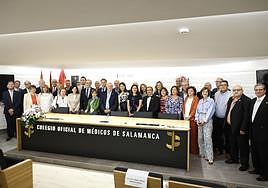 Homenaje a los 32 médicos jubilados este año.