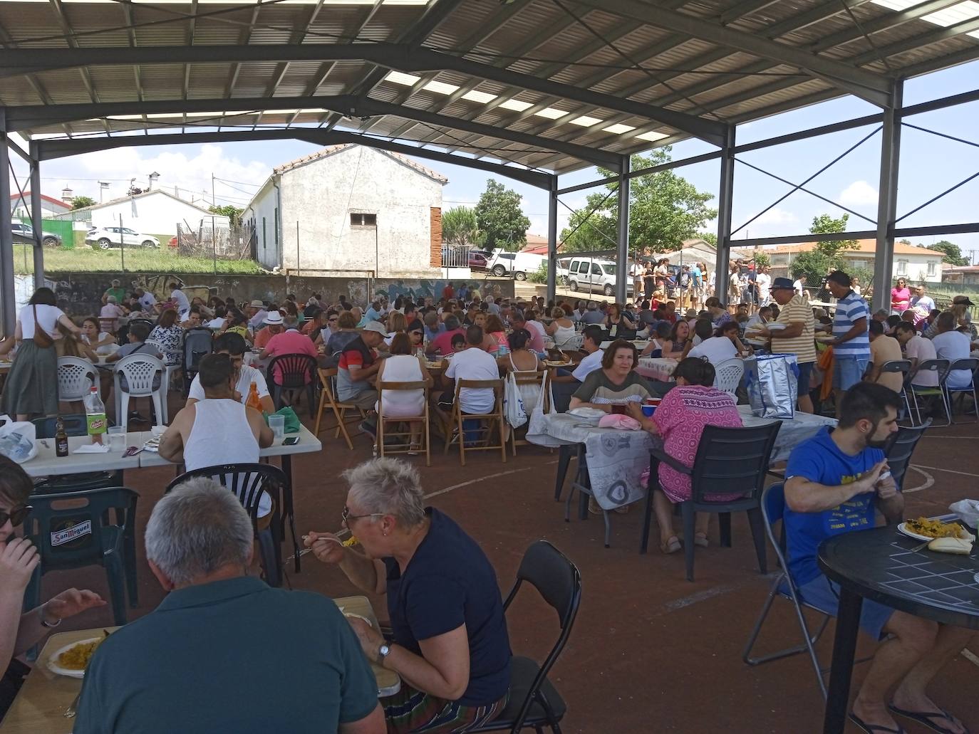 Monterrubio de la Sierra despide las fiestas con una paella