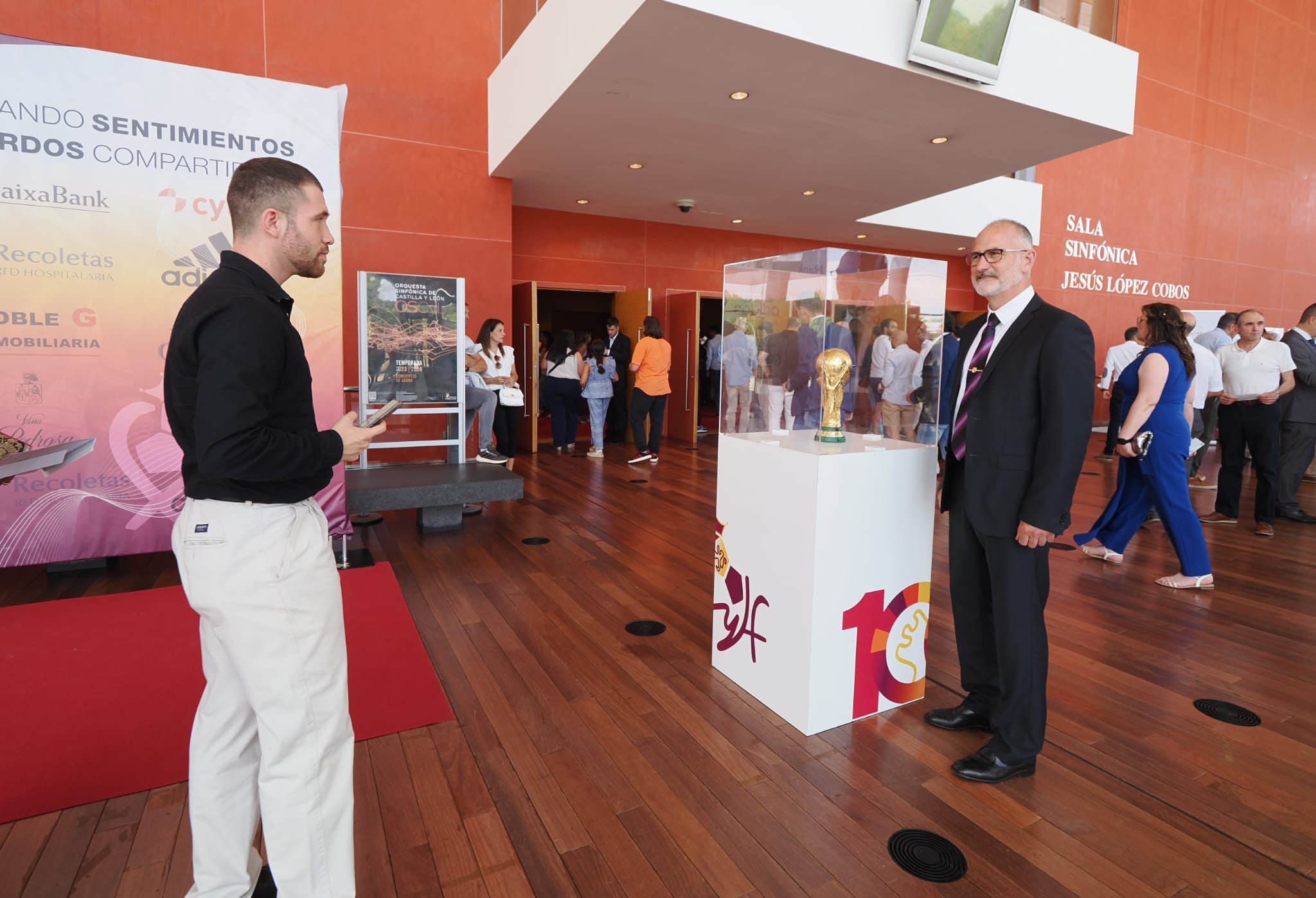 Entrega de trofeos a los Campeones RFCYLF 2022/23