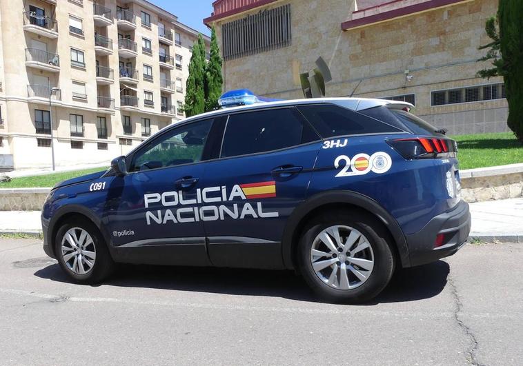 Un vecino de Salamanca contacta con una web de cibersexo y bajo amenazas paga 11.000 euros