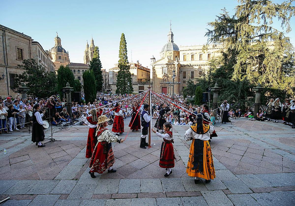Dos talleres de percusión y danza para el II Festival Internacional de Folklore en Salamanca