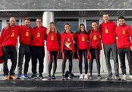 Verónica Sánchez, en el centro, durante una concentración con la selección.