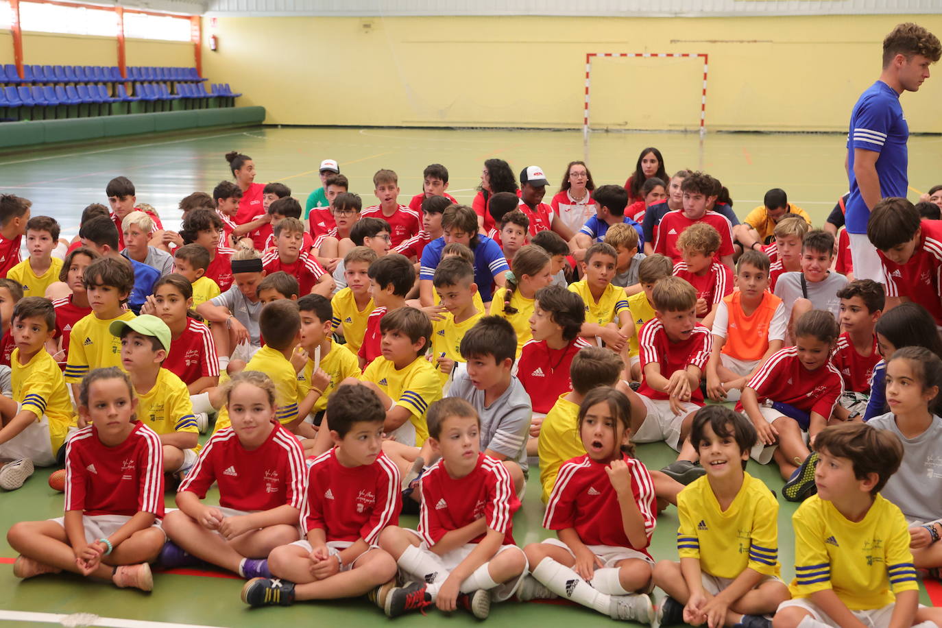 Vicente del Bosque visita su campus en Salamanca