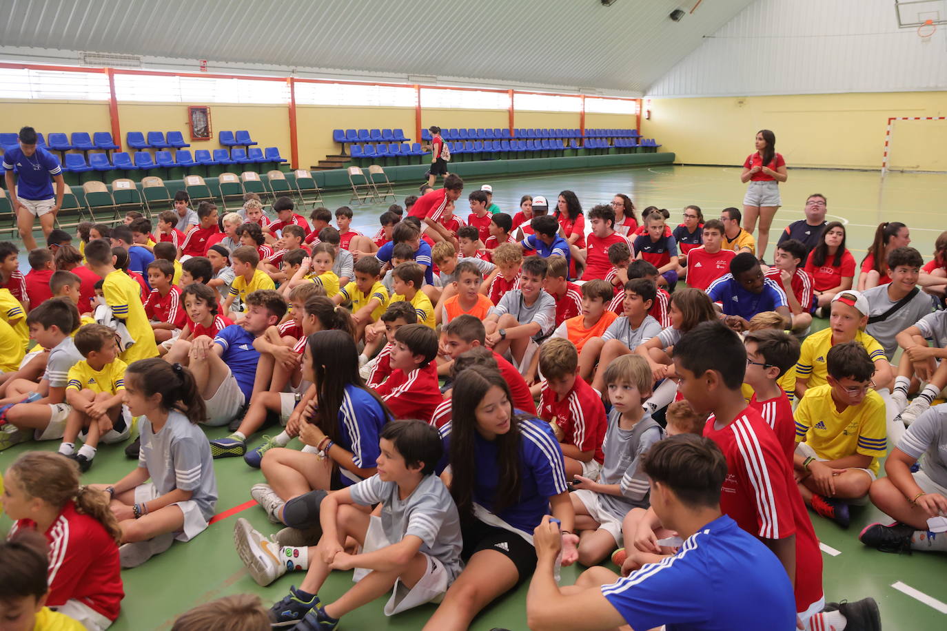 Vicente del Bosque visita su campus en Salamanca