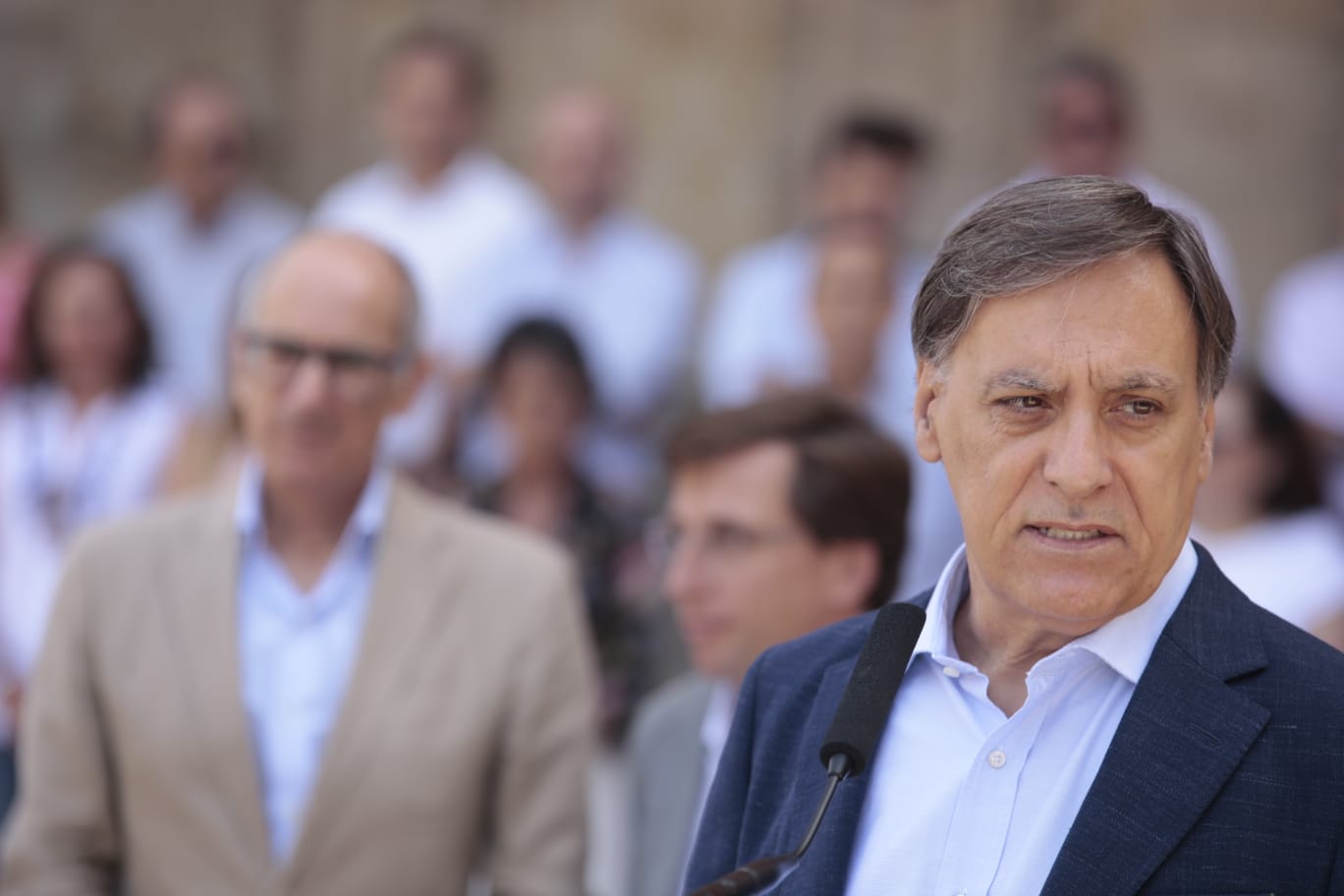 Almeida visita Salamanca y apuesta por su comunicación ferroviaria con Madrid