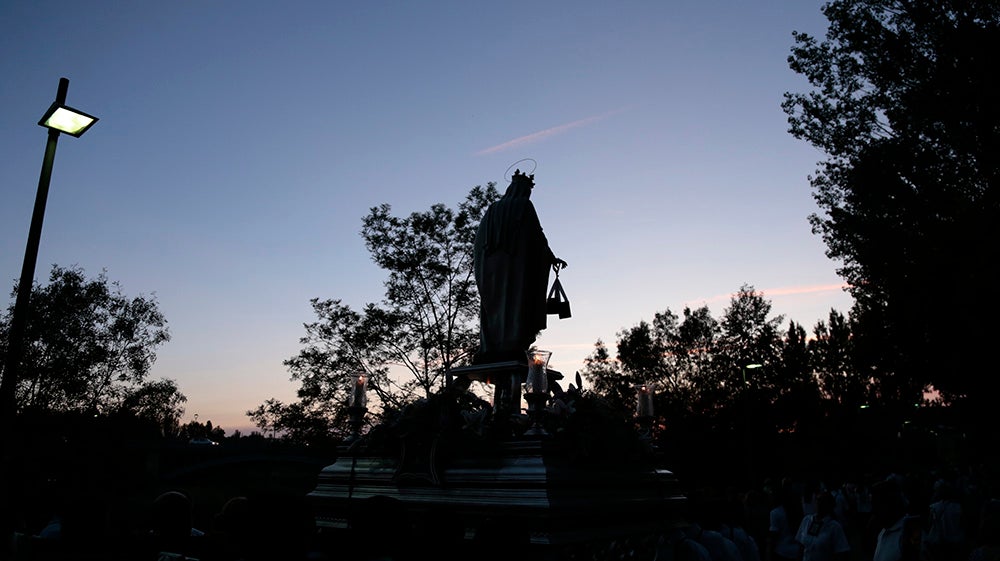 Devoción por la Virgen del Carmen junto al río