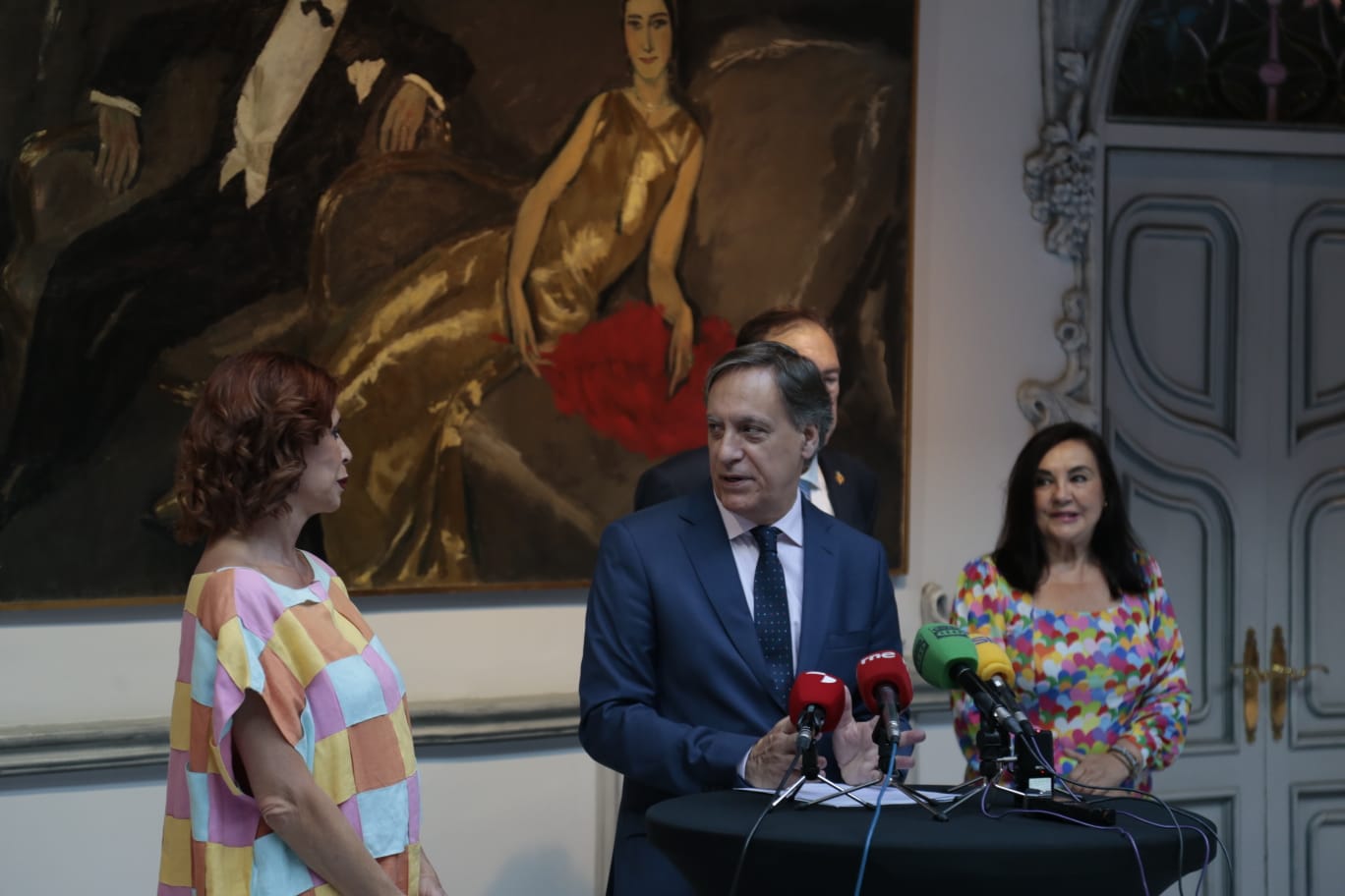 Ágatha Ruiz de la Prada presenta sus memorias en la Casa Lis