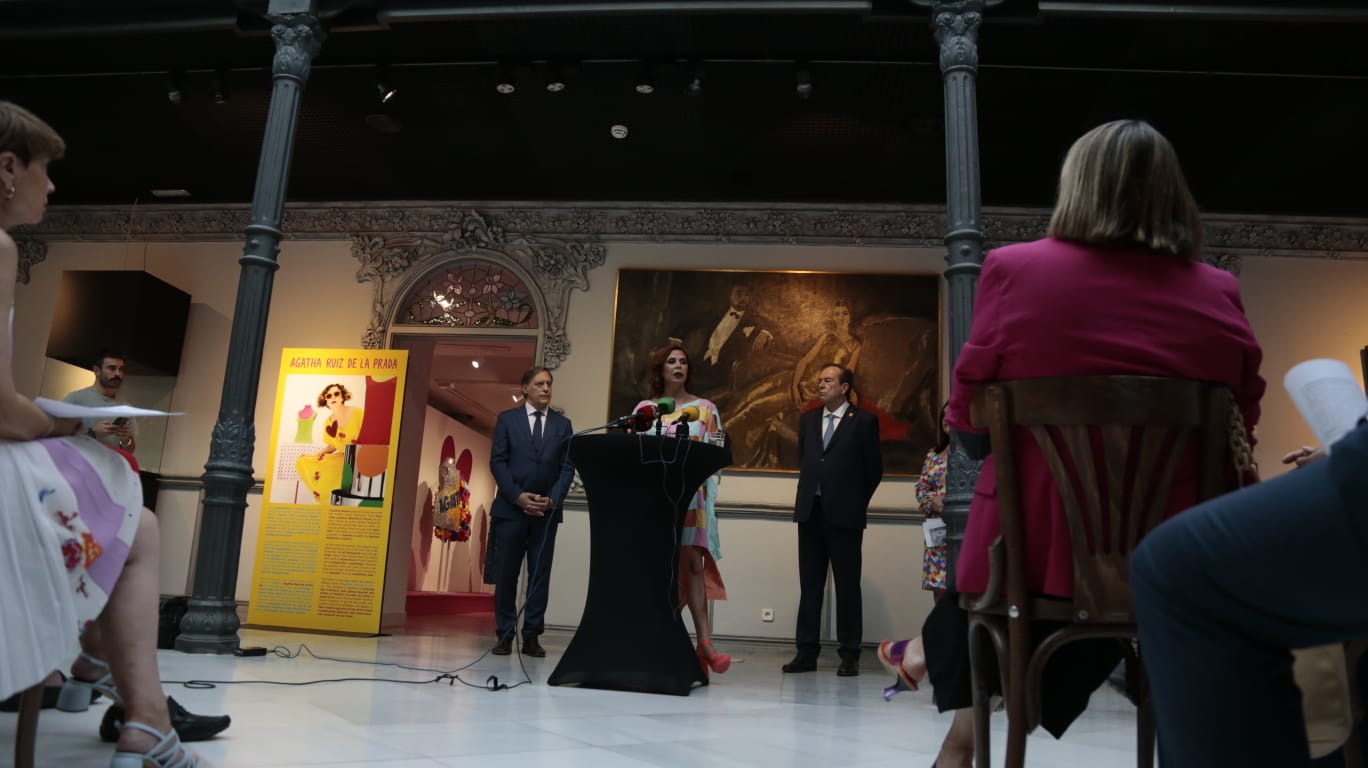 Ágatha Ruiz de la Prada presenta sus memorias en la Casa Lis