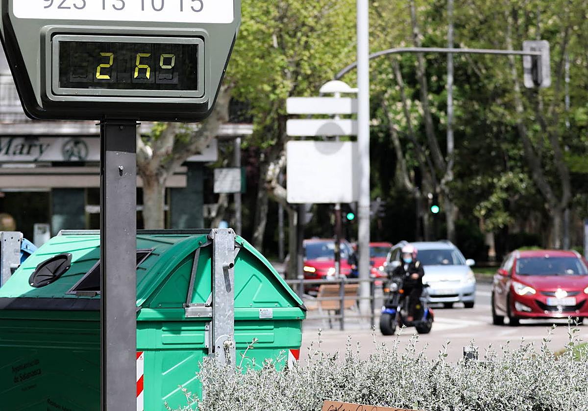 Un termómetro urbano de Salamanca, en imagen de archivo.