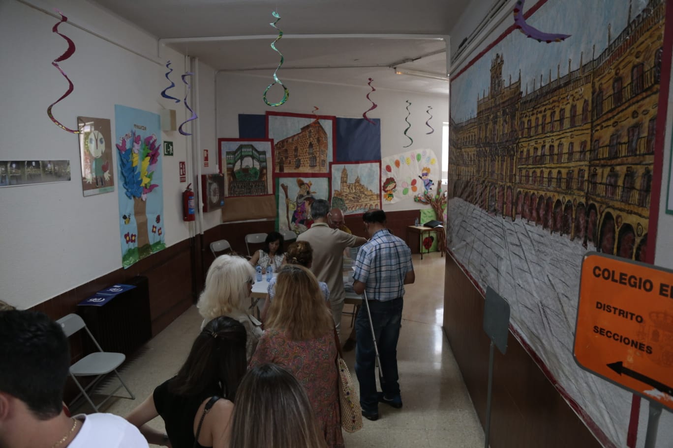 Normalidad en las primeras horas de la jornada electoral en Salamanca