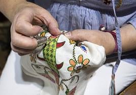 Los talleres de Bordado «Al Fresco» llegan a 18 municipios de Salamanca