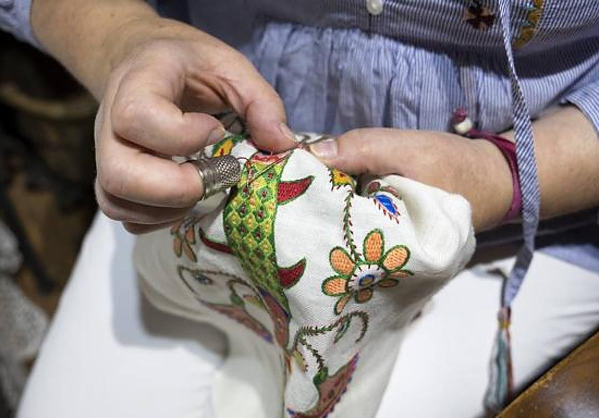 Los talleres de Bordado «Al Fresco» llegan a 18 municipios de Salamanca