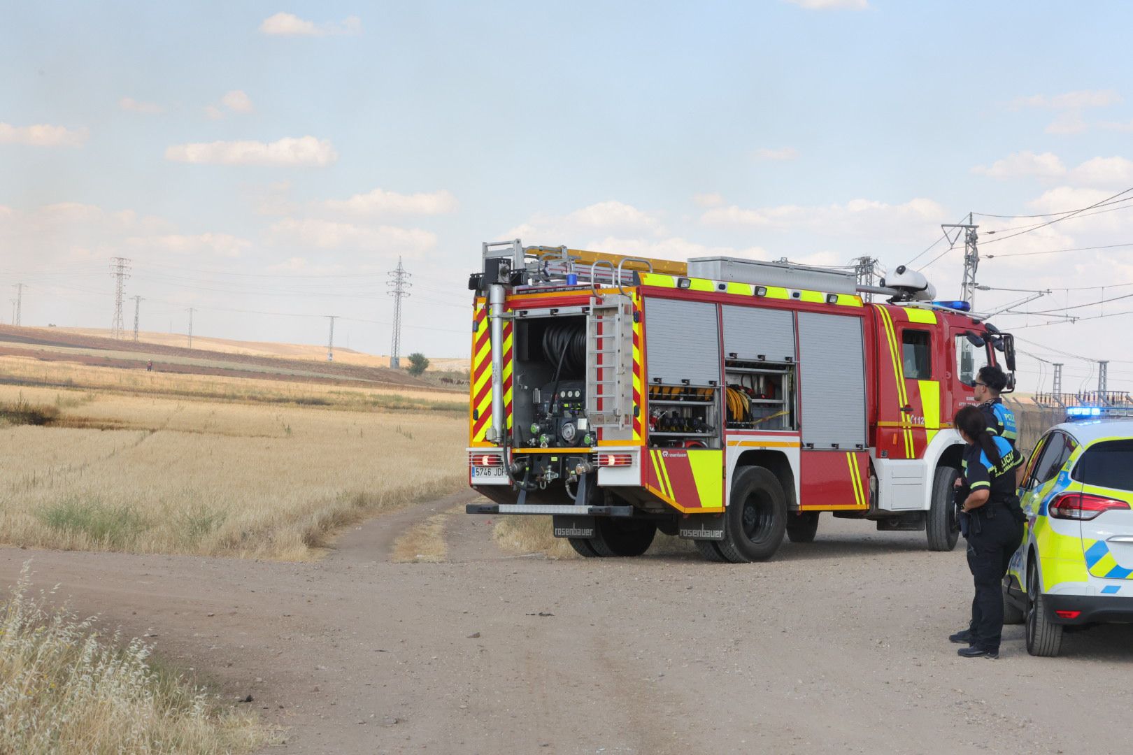 Los Bomberos de Salamanca trabajan en la extinción de un incendio en Puente Ladrillo