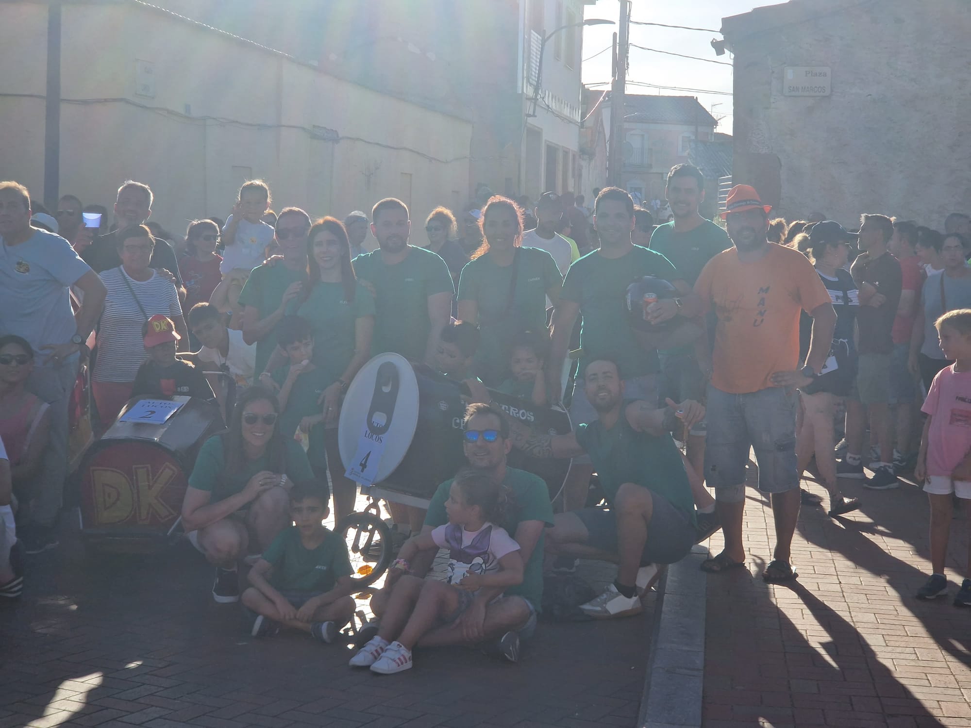 Doñinos de Salamanca llena las calles de color en honor a Santo Domingo de Guzman