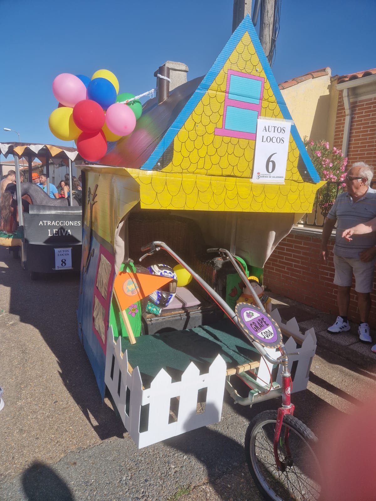Doñinos de Salamanca llena las calles de color en honor a Santo Domingo de Guzman