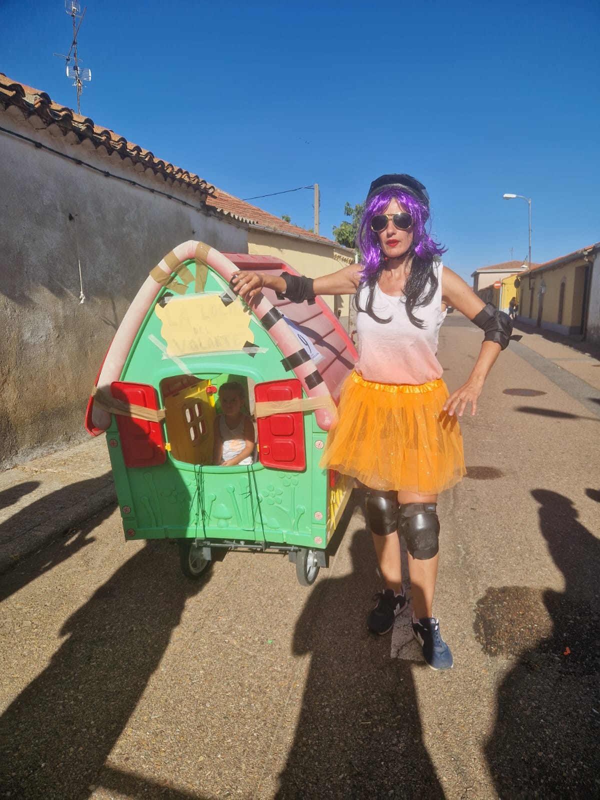 Doñinos de Salamanca llena las calles de color en honor a Santo Domingo de Guzman