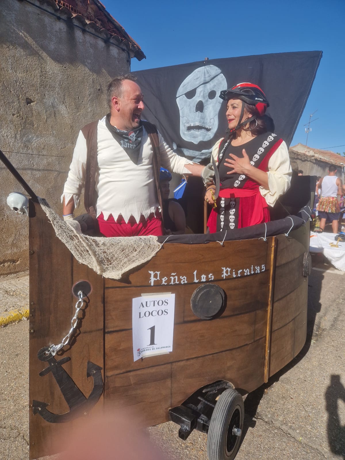 Doñinos de Salamanca llena las calles de color en honor a Santo Domingo de Guzman